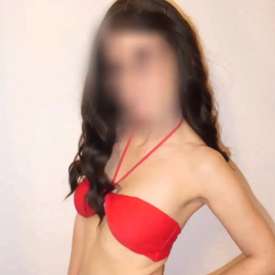 Emelie, 26