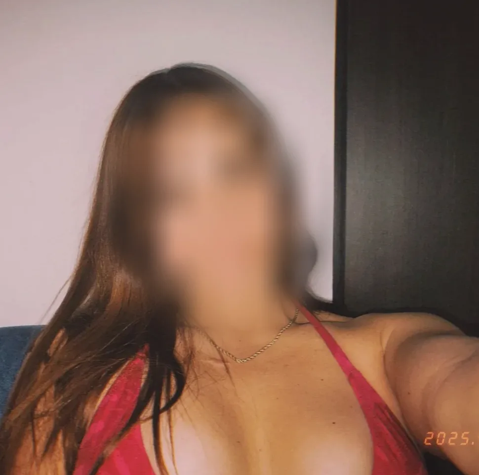 Isabelle, 26
