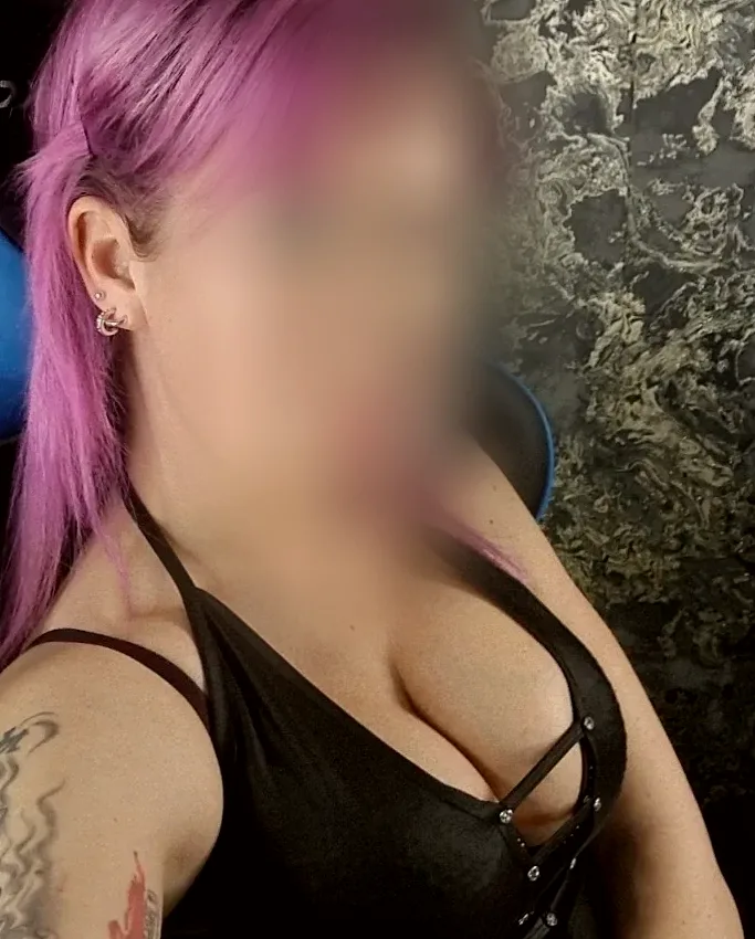 Leila, 37