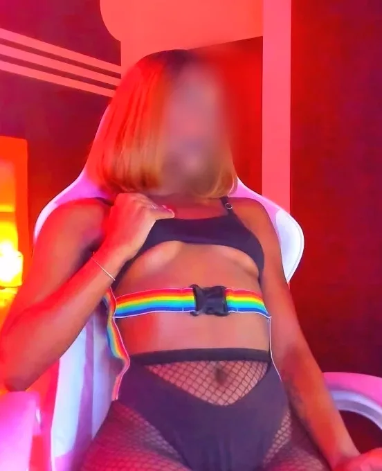Molly, 25