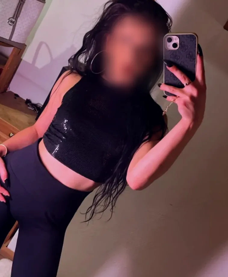 Selma, 27