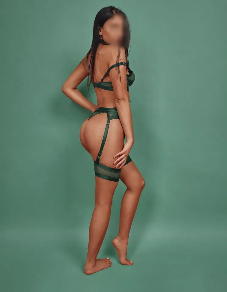 Zainab, 28